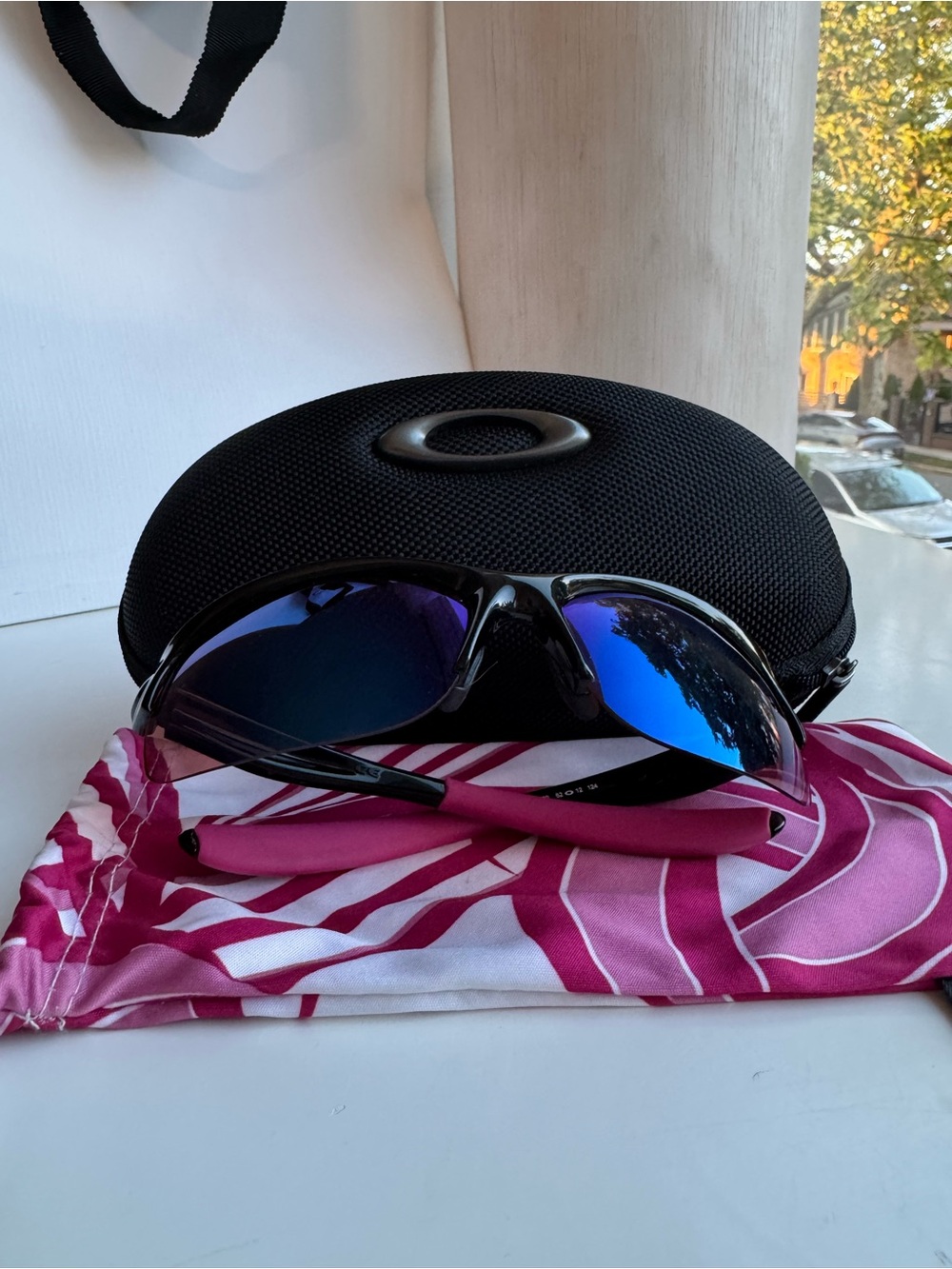Oakley Black Frame Sunglasses with Pink and Blue Mirrored Lenses - Picture 12 of 12